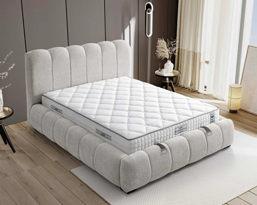 Lit coffre capitonné et son matelas